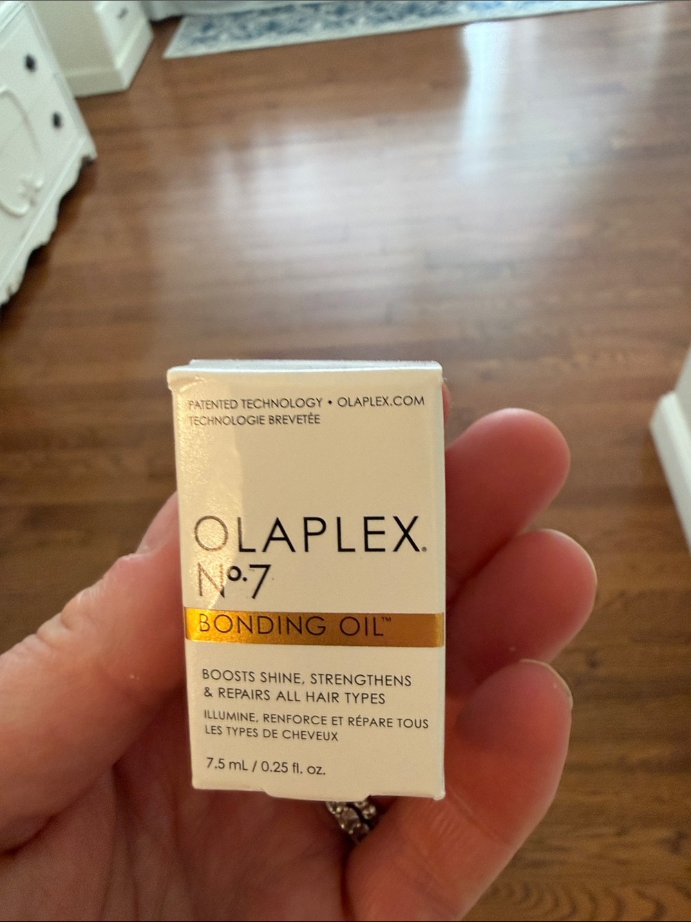 OLAPLEX No.7 Bonding Oil — White & Gold Packaging